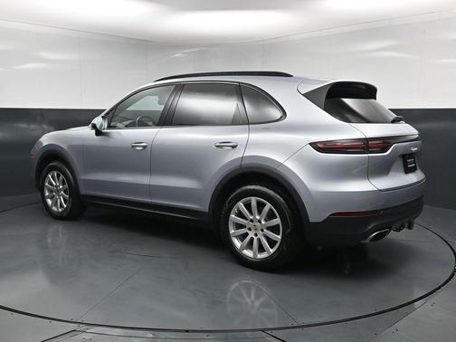 Dolomite Silver Metallic 2023 Porsche Cayenne