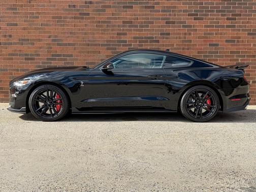 2021 Ford Shelby GT500 Base