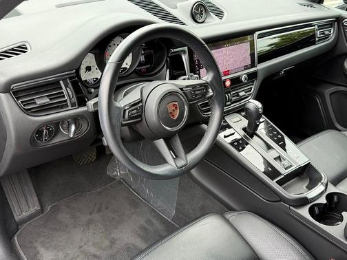 2024 Porsche Macan
