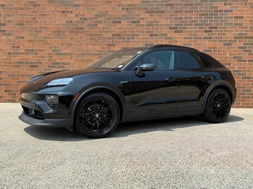 2025 Porsche Macan Electric 4