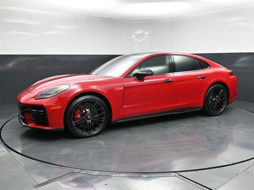 Carmine Red 2026 Porsche Panamera GTS