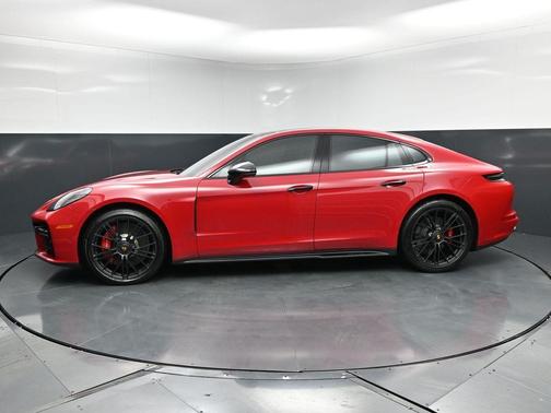 Carmine Red 2026 Porsche Panamera GTS