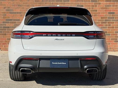 2026 Porsche Macan Base