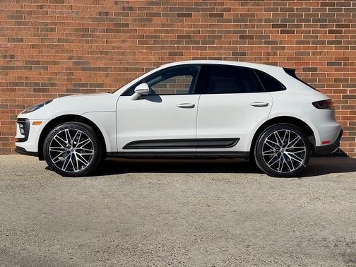 2026 Porsche Macan Base