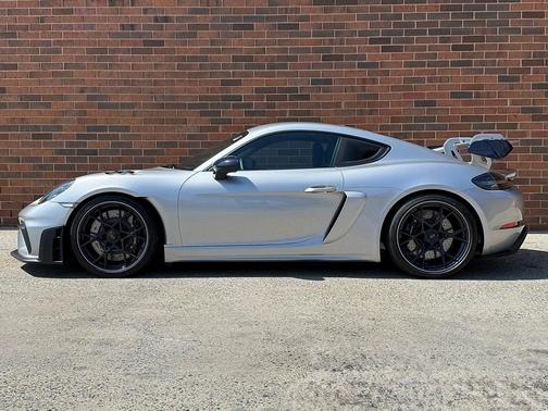 2023 Porsche 718 Cayman GT4 RS