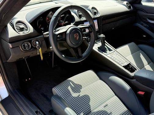2023 Porsche 718 Cayman GT4 RS