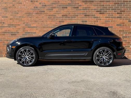 2026 Porsche Macan Base