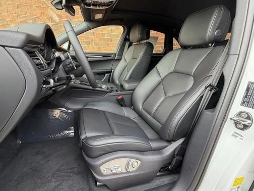 2024 Porsche Macan 