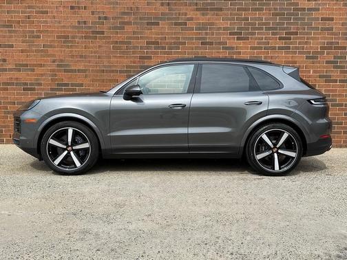 2025 Porsche Cayenne Base