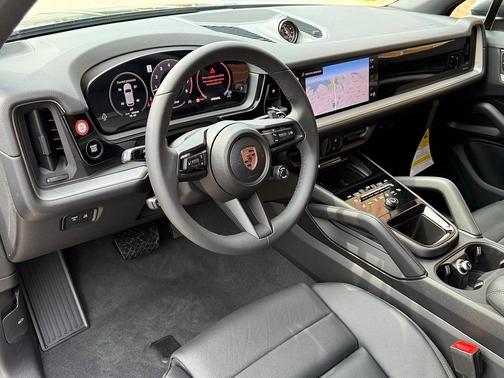2025 Porsche Cayenne Base