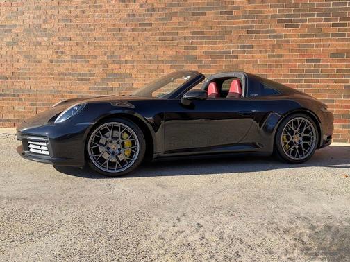 Jet Black Metallic 2021 Porsche 911 Targa 4S