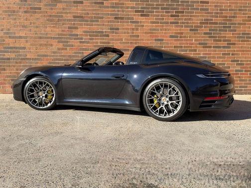 Jet Black Metallic 2021 Porsche 911 Targa 4S