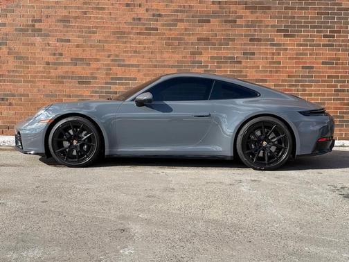 2025 Porsche 911 Carrera