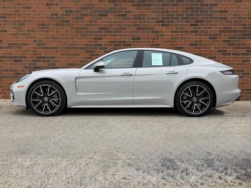 2023 Porsche Panamera Turbo S