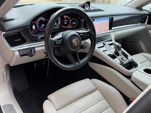 2023 Porsche Panamera Turbo S