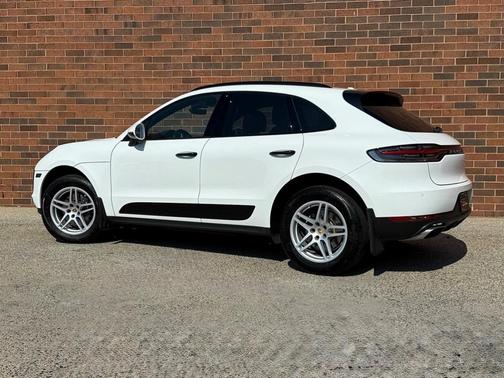 2021 Porsche Macan Base