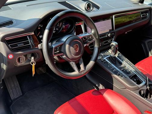 2021 Porsche Macan Base