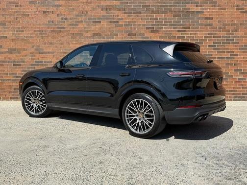 2023 Porsche Cayenne