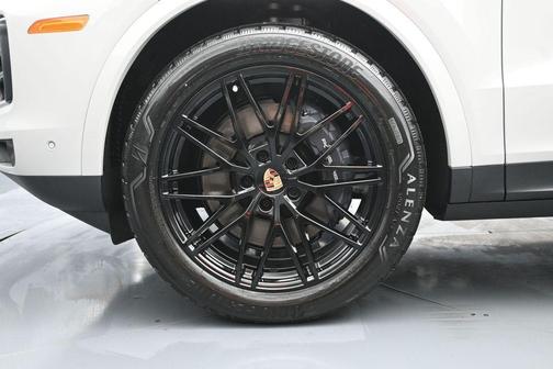 Chalk 2026 Porsche Cayenne AWD