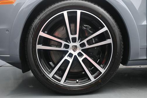 Arctic Grey 2026 Porsche Cayenne Turbo
