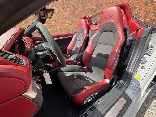 2023 Porsche 718 Spyder Base