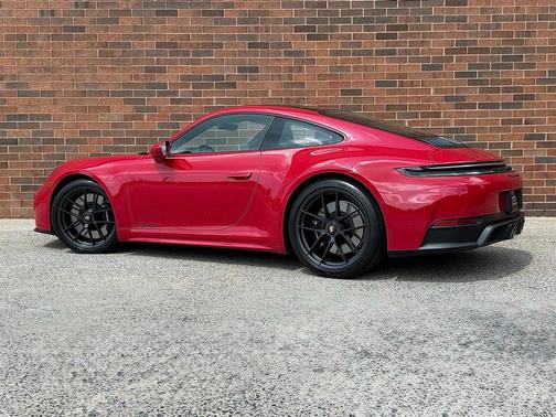 2025 Porsche 911 Carrera GTS