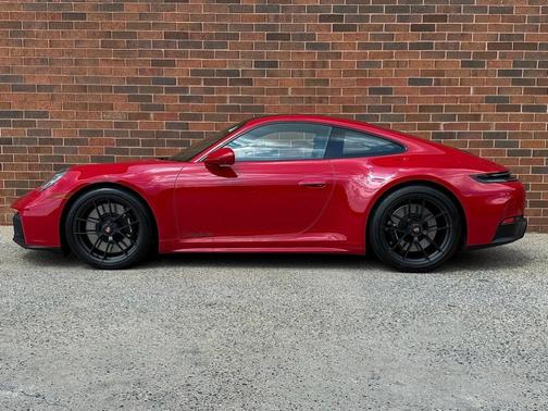 2025 Porsche 911 Carrera GTS