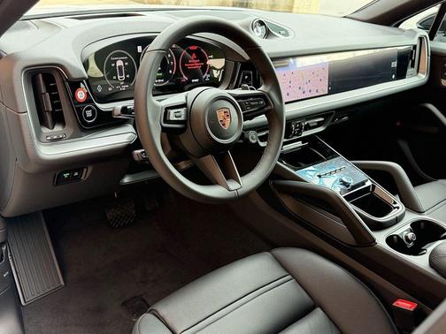 Carrara White 2026 Porsche Cayenne Base