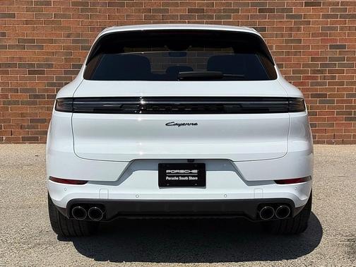 2025 Porsche Cayenne Base