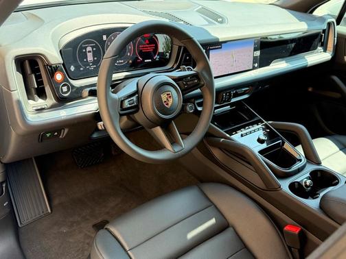 2025 Porsche Cayenne Base
