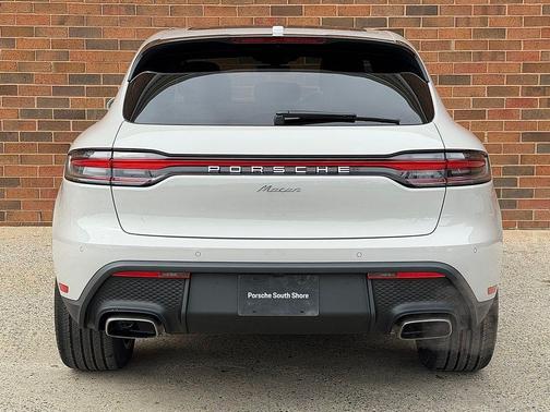 2026 Porsche Macan Base