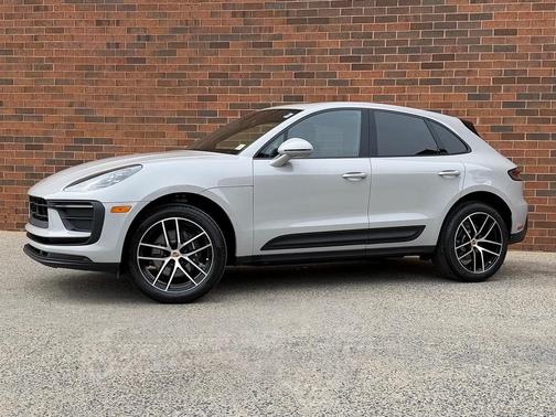 2026 Porsche Macan Base
