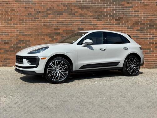 2025 Porsche Macan Base