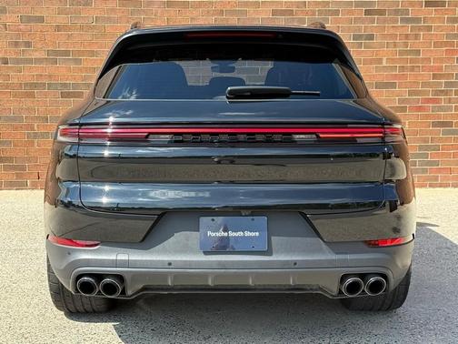 2024 Porsche Cayenne S