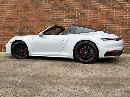 2024 Porsche 911 Targa 4S