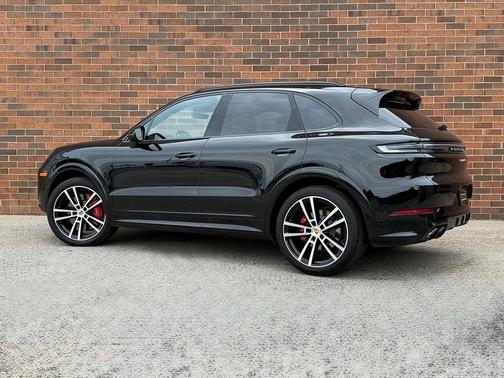 2024 Porsche Cayenne S