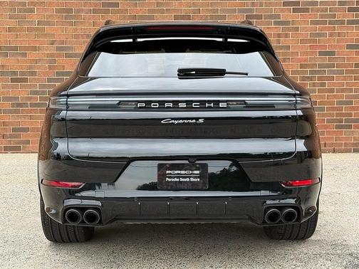 2024 Porsche Cayenne S