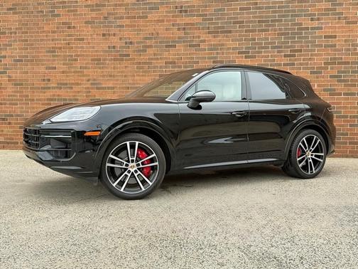 2024 Porsche Cayenne S