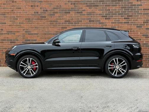 2024 Porsche Cayenne S