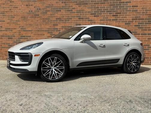2022 Porsche Macan Base