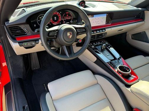 2025 Porsche 911 Carrera