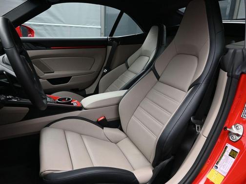 2025 Porsche 911 Carrera