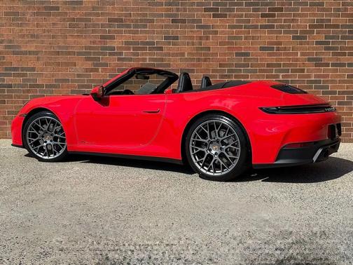 2025 Porsche 911 Carrera