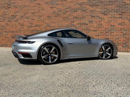 2021 Porsche 911 Turbo