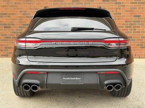 2026 Porsche Macan Base