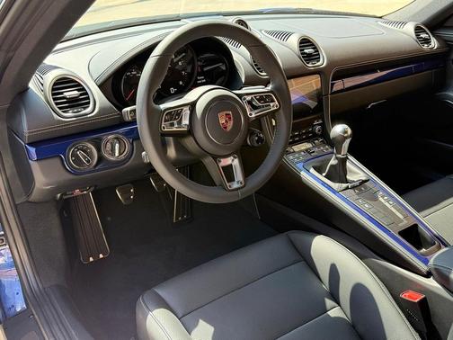 2024 Porsche 718 Cayman Base