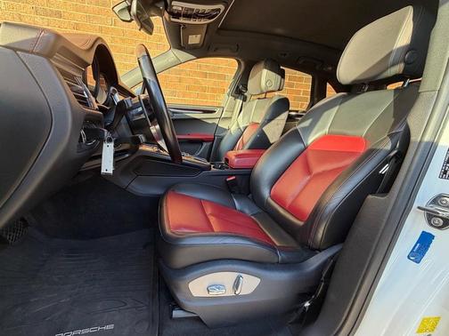 2020 Porsche Macan S