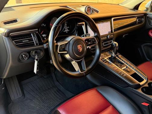 2020 Porsche Macan S