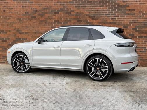 2023 Porsche Cayenne Turbo