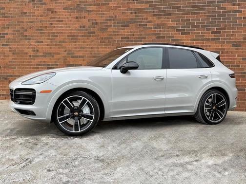2023 Porsche Cayenne Turbo